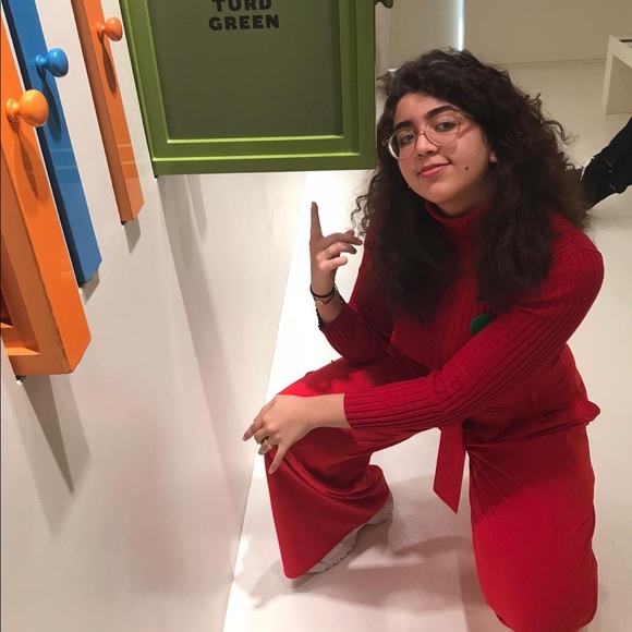 Meet your Posher, Stephanie - Picture 4 of 6